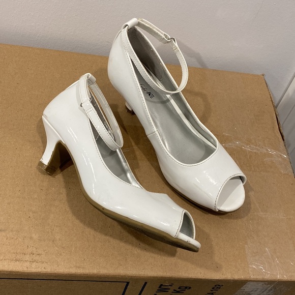 Girls shoes - Picture 1 of 4